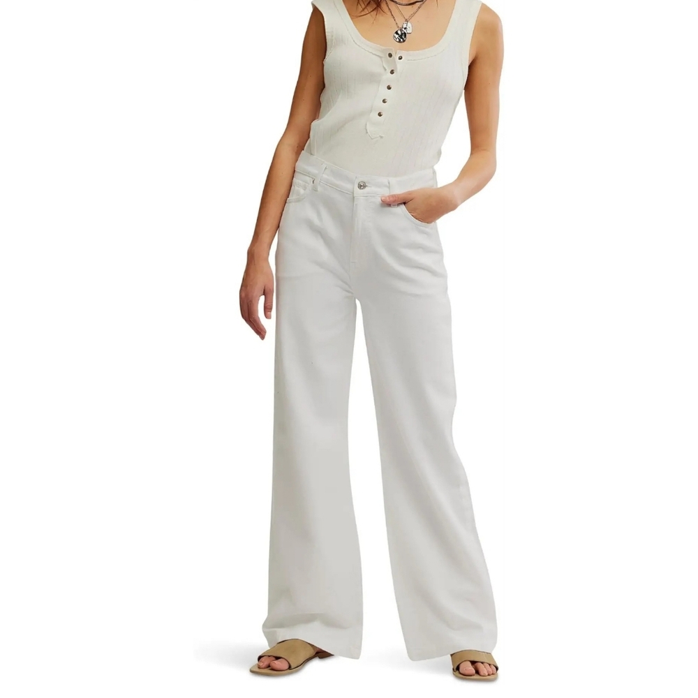 We The Free Stride Wide Leg Jeans Optic White Mid Rise Relaxed Denim Size 29 NWT